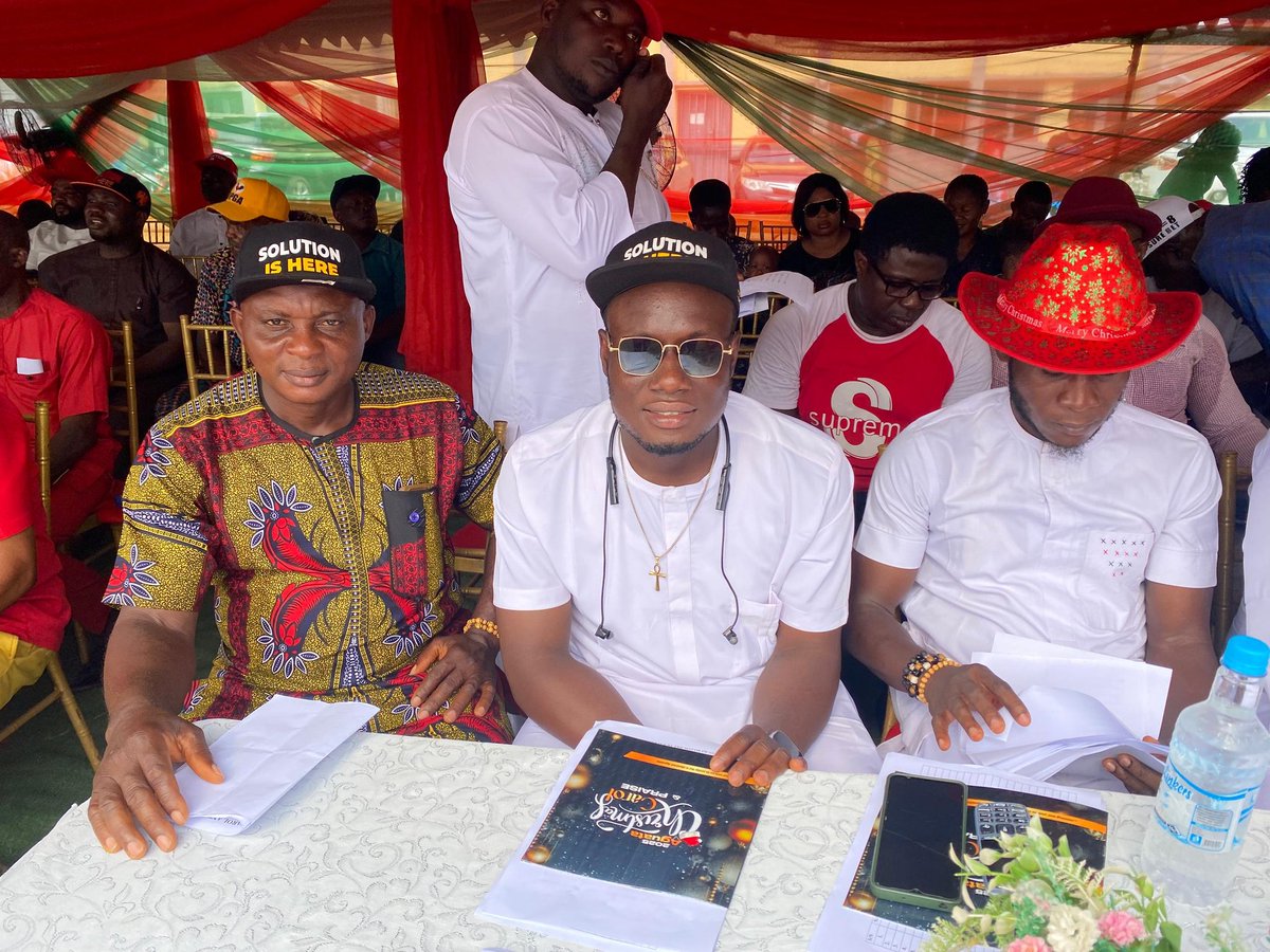 servicegroups's tweet photo. it was a true celebration of Christmas with the people at heart.

Hon. Vincent ibekwe 
Councillor Achina 2 https://t.co/rC6w7YsS2W