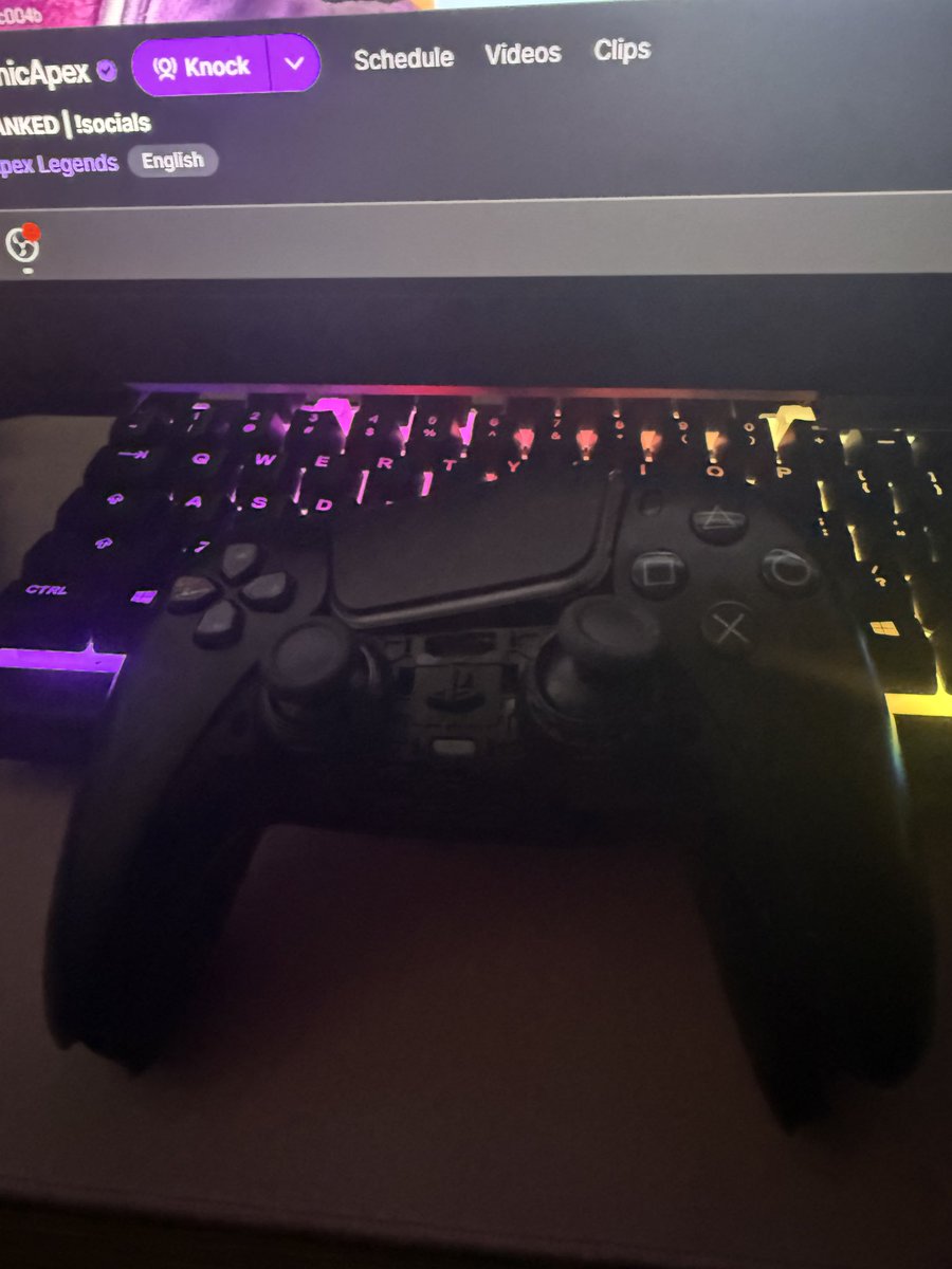 TL PanicApex tweet media