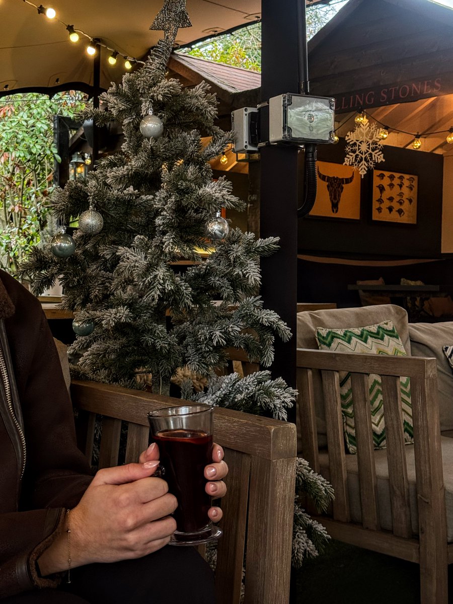 Step into our winter garden… heaters on, mulled wine steaming, and every corner sparkling with Christmas cheer. 🎄🔥🍷

Thinking ahead to Christmas Eve, Boxing Day or those slow, magical Twixmas days? Book in and let us look after you.

@youngspubs