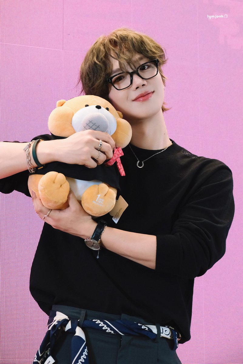 lymjoah's tweet photo. 251206 항저우 팬미팅 HD

귀여움이 한도 초과했습니당~🧸💫

@LYM_offcl 
#임영민 #영민 #LIMYOUNGMIN
#林煐岷 #イムヨンミン 
#อิมยองมิน #임영민_사랑해
#UNFOLDING_COLORS https://t.co/tQoURMz11j