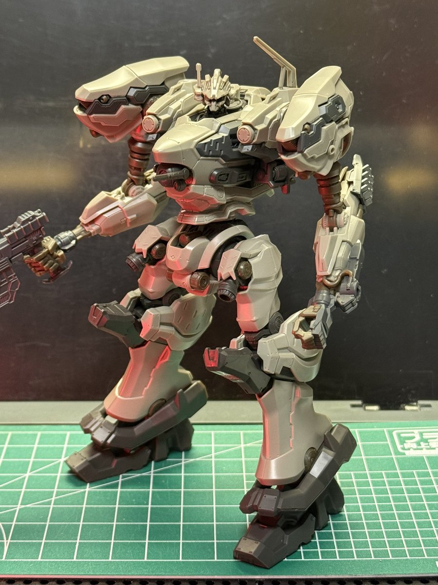 途中で揺れて驚きましたがとりあえずナイトフォール君を組みました。