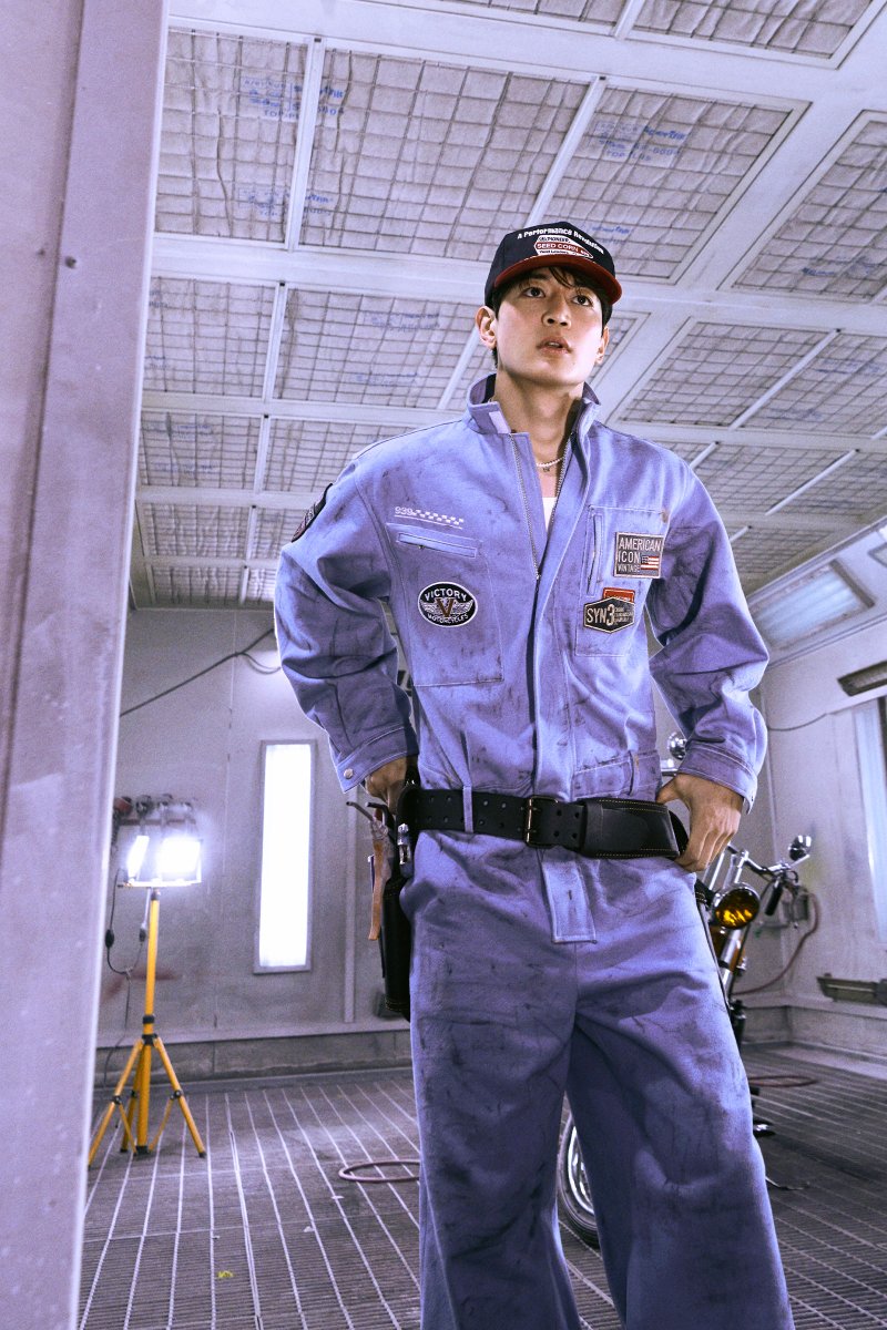 SHINee's tweet image. MINHO 민호 'TEMPO' Image Teaser #1  

MINHO 민호 The 1st Single 【TEMPO】 
➫ 2025.12.15 6PM (KST)

💿Pre-order
MINHO.lnk.to/TEMPO

#MINHO #민호
#TEMPO #MINHO_TEMPO
#SHINee #샤이니