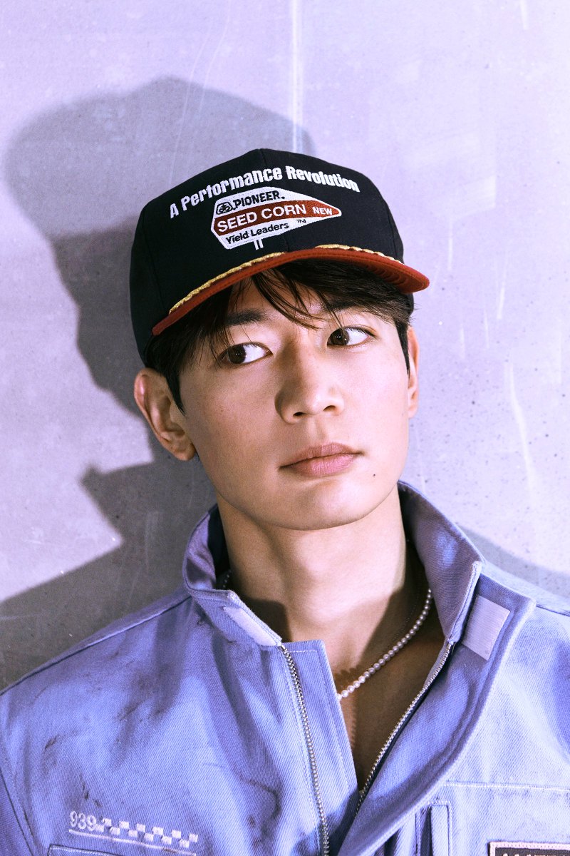 SHINee's tweet image. MINHO 민호 'TEMPO' Image Teaser #1  

MINHO 민호 The 1st Single 【TEMPO】 
➫ 2025.12.15 6PM (KST)

💿Pre-order
MINHO.lnk.to/TEMPO

#MINHO #민호
#TEMPO #MINHO_TEMPO
#SHINee #샤이니