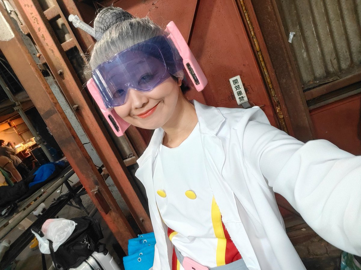 リカバリーガールサイズ感めちゃ小さくなれて当社比大満足だしおばあちゃんキャラやってみたかったからめちゃ楽しかった〜♥️

#見ろ有精卵どもこれがプロヒーローだ