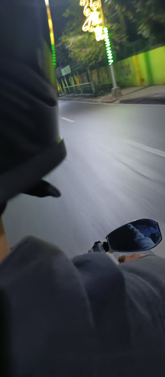 vroom vroomies 🏍️💨 to workies 🤪

para kay zayne 💪🏻 na nalalasing sa liquor candy