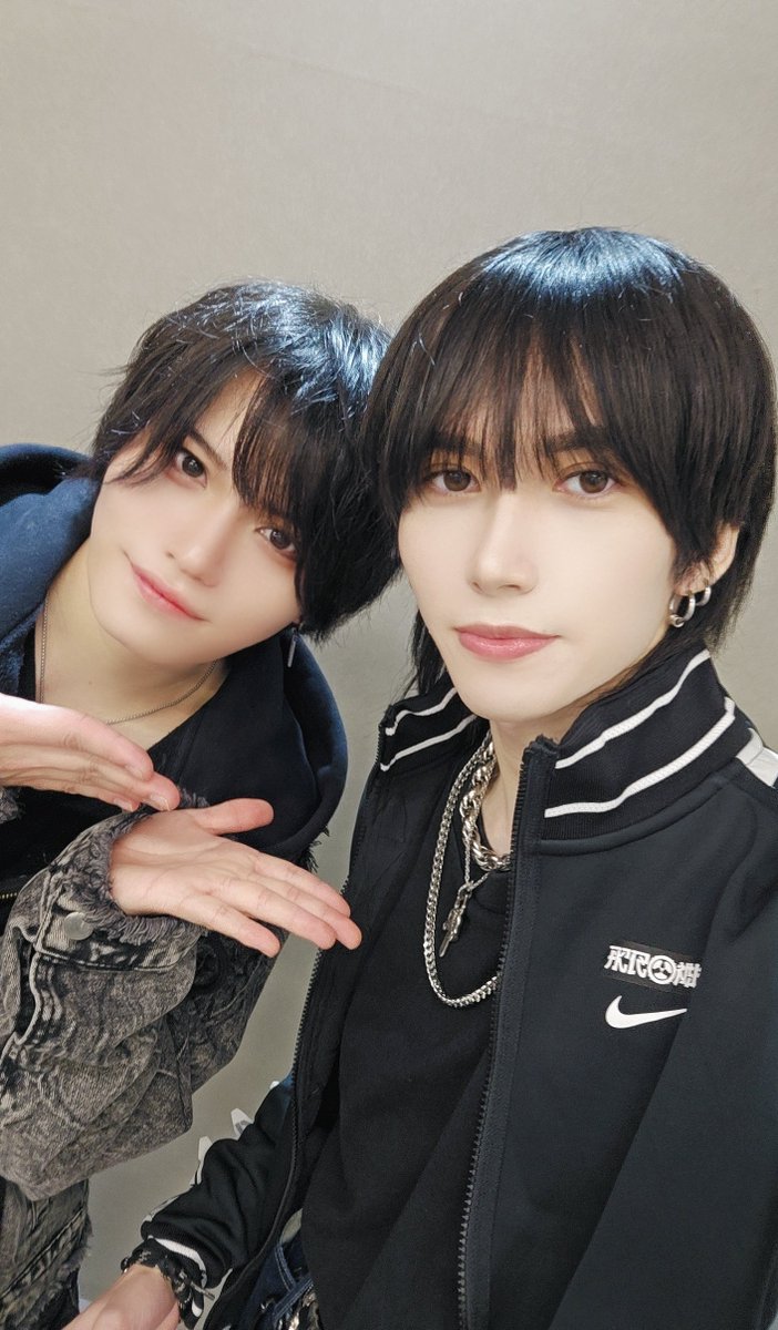 本日もLIVEありがとうございました
まさゆきコラボも久しぶりのパフォーマンスも凄く楽しかったです
次は12日のLIVEでお会いしましょう🙌