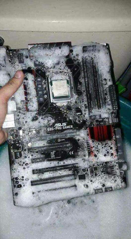 TeaTheDeveloper's tweet image. I tried fixing my computer…