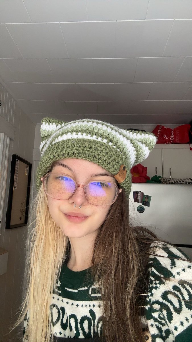 Shania_ttv's tweet photo. there are some items i didn't sell this weekend at my markets, and they're currently up in my shop! such as star bags, hats, cat hats &amp; more!  

 very limited quantity and these will be shipped out asap!!

https://t.co/hcykl5Sd1T https://t.co/8xow2Bdr3D