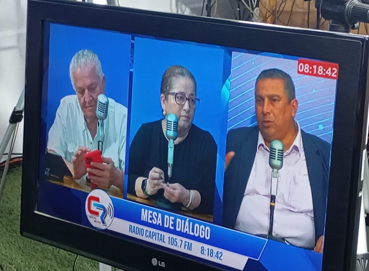 Acess_Ec's tweet photo. #ACESSEnMedios | 📻 Nuestro director zonal 4, @PatricioCa35617, informó en @Capital1057 sobre el trabajo de la Agencia en favor de la seguridad del paciente y de los usuarios, mediante la habilitación, vigilancia y control de los establecimientos de salud públicos y privados. ⤵️ https://t.co/5iCz83JkdA