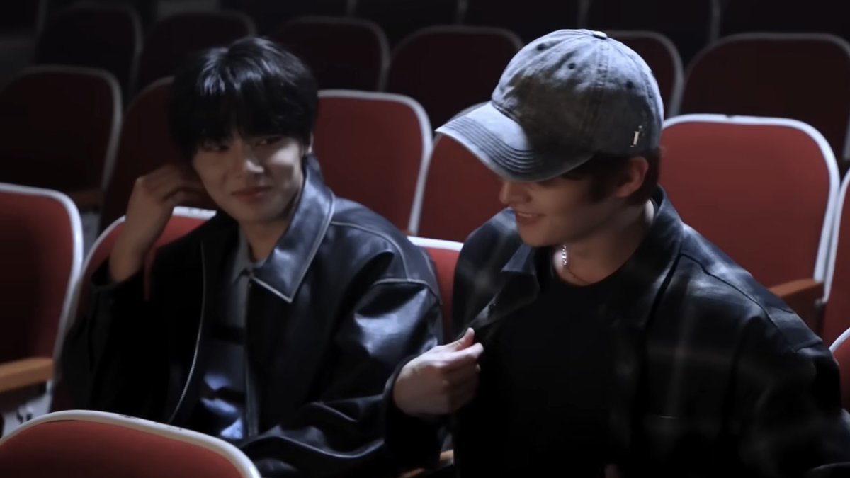 바보알아세계관 믾양현(바게헤)캠게물 먹고 싶어
대학 들어가서 사귀기 시작한 믾양에게 현이 갑자기 소유욕 발현임
🥟너 어제까지 3년동안 나 좋다고 했잖아!!