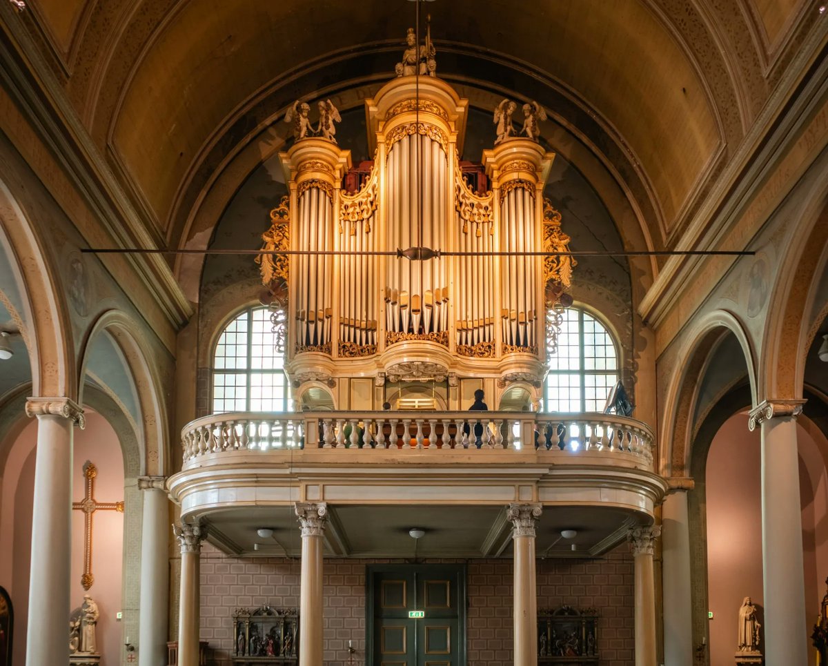 Adema's Kerkorgelbouw was founded in Leeuwarden in 1855 by brothers Carolus and Petrus Adema.

It's the Netherlands' oldest organ building company still operating today, nowadays based in Hillegom.

170 years of unbroken Dutch craftsmanship.