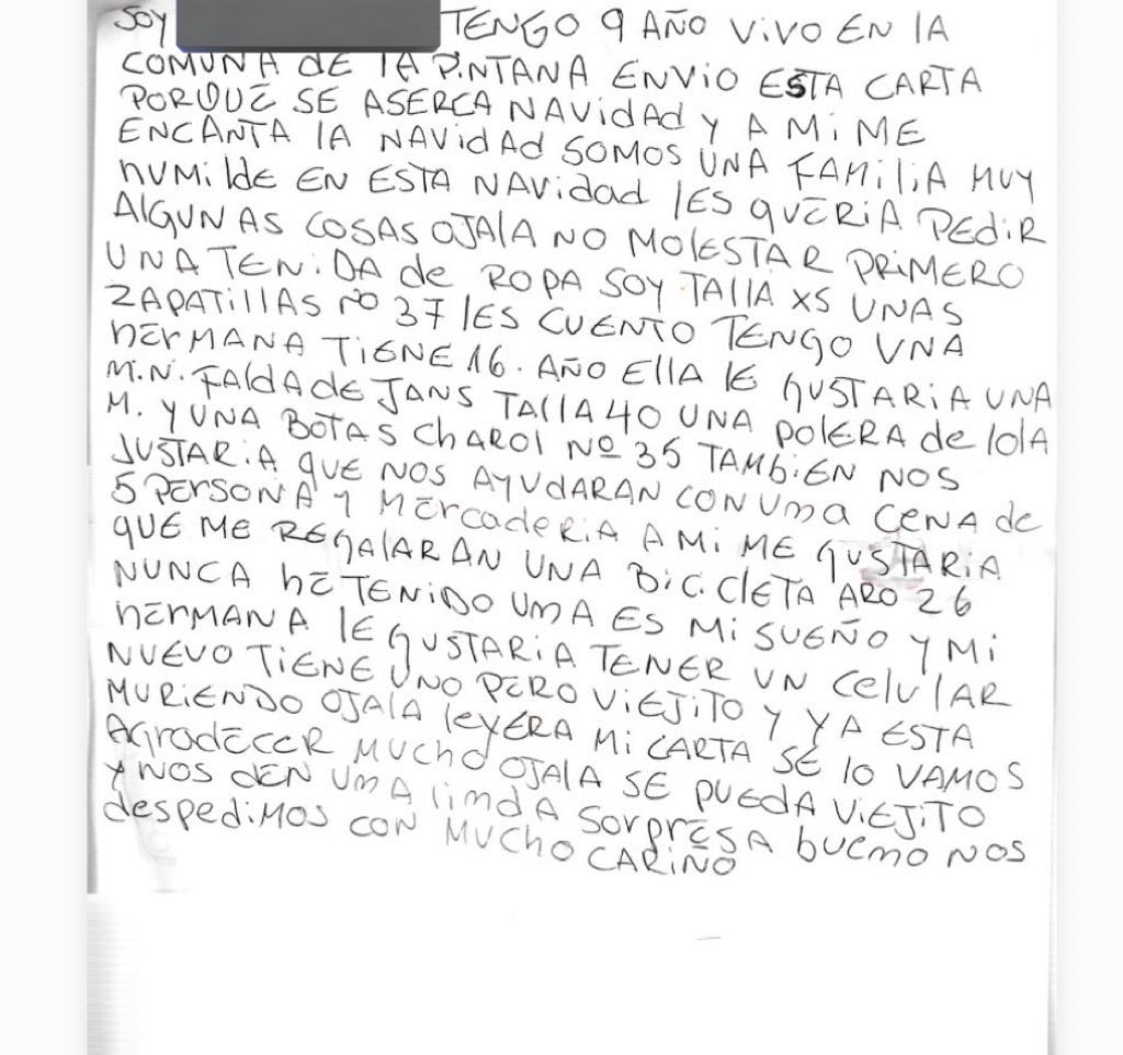 VeroCanales's tweet photo. Ayer estaban estas cartas en Navidad Correos

Hoy ya no están, alguien las apadrinó

Vienen de la misma persona, misma letra. No debe existir ni el niño de 9 ni la de 15 (porque no escribirían su propia carta?)

Ojalá que quien las apadrinó haya sido para ocultarlas y no lleguen https://t.co/0tSGa1G6W0
