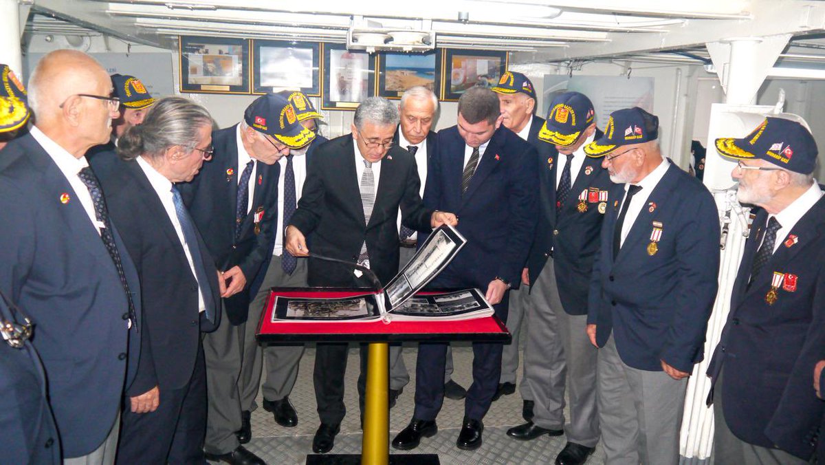 Bugün Kıbrıs’taki ilk günümüzün son durağı, tarihimizin ve bağımsızlık mücadelesinin sembol noktalarından biri olan Özgürlük Milli Parkı oldu.

Gazilerimizle birlikte Yavuz Çıkarma Plajı’nı, Özgürlük Anıtı’nı, Barış ve Özgürlük Müzesi’ni, Ç1974 turunu, şehitliğimizi ve Açık Hava