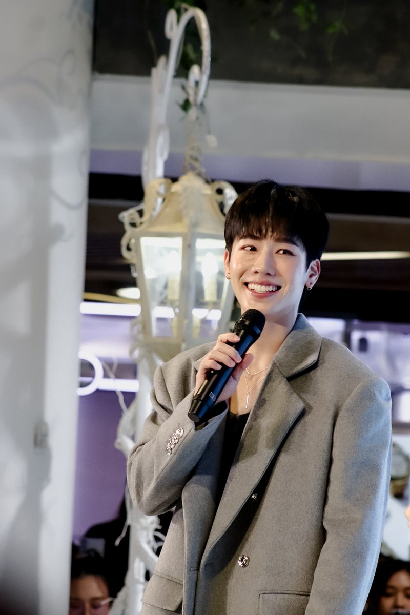 ยิ้มแฉ่ง 🤗🤗

<a href="/warwanarat/">ว</a> #warwanarat
#FriendsofDestinyYinWar