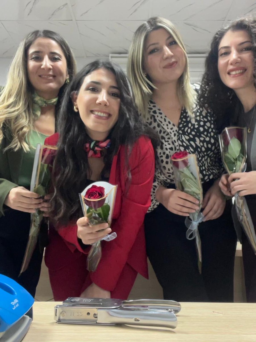 Gül ile hatırlanmak çok kıymetli… Yargı Çalışanları Gününü bu güzel jestle kutlayan Sayın Başkanımıza teşekkürler. 
<a href="/AcilanErol/">Erol Ergin Açılan</a>