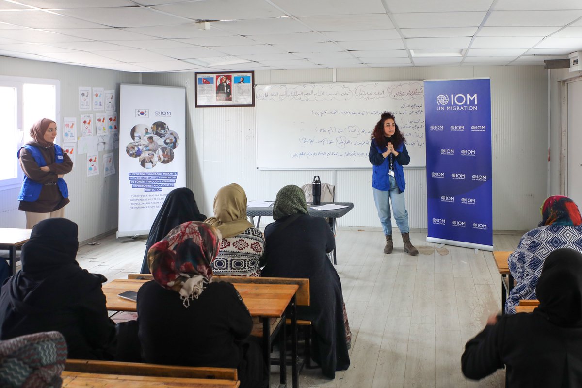 IOMTurkiye's tweet image. Building #SafeSpaces for all 🧡

This #16Days of Activism, our psychosocial mobile team is organizing awareness-raising sessions on gender-based violence across Gaziantep &amp;amp; Hatay.

Sessions cover preventive measures, practical tips &amp;amp; available protection resources and services.