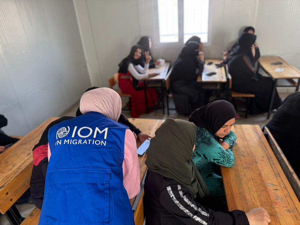 IOMTurkiye's tweet image. Building #SafeSpaces for all 🧡

This #16Days of Activism, our psychosocial mobile team is organizing awareness-raising sessions on gender-based violence across Gaziantep &amp;amp; Hatay.

Sessions cover preventive measures, practical tips &amp;amp; available protection resources and services.