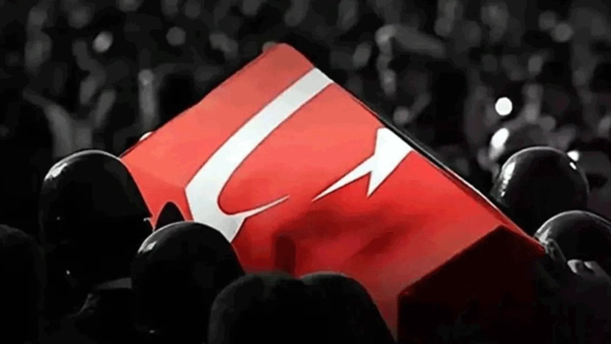 ÜZGÜNÜM...

İstanbul'da düzenlenen bir uyuşturucu operasyonunda açılan ateş sonucu şehit düşen Polis Memuru Emre Albayrak’a rahmet; ailesine, sevenlerine sabırlar diliyorum.