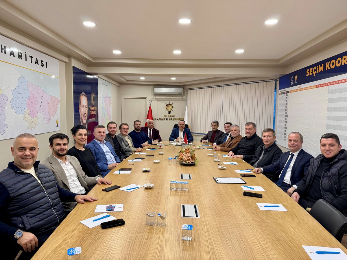 AK Parti Sakarya İl Yürütme Kurulu Toplantısı, İl Başkanımız Sayın Yunus Tever başkanlığında gerçekleşti.
 
Umudun, İcraatin ve Geleceğin Adı; AK Parti!