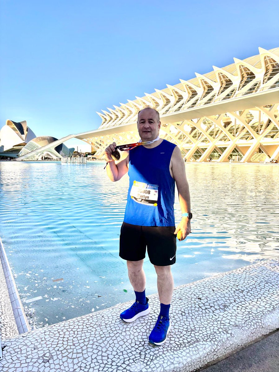 Valencia Marathon 2025 completed hip &amp; groin injury after 27k which cost me a good time finished in pain all for a good cause brace dementia charity