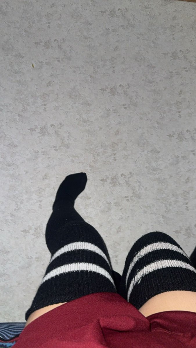 mazewildee's tweet photo. I miss my socks https://t.co/diD3pZNYDn