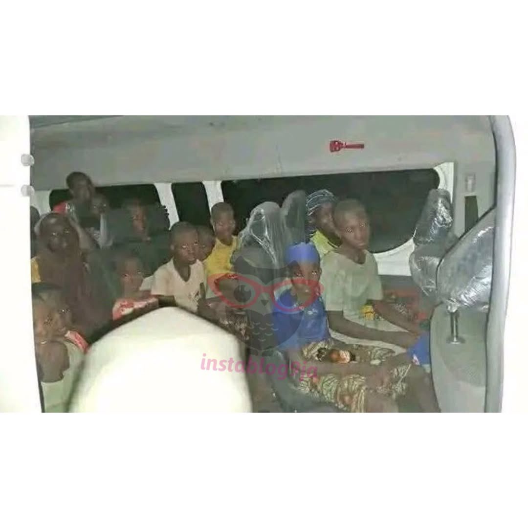 kellysNewsBlog's tweet photo. Viral Pictures of rescued Niger state schoolchildren https://t.co/urpLEcx39z