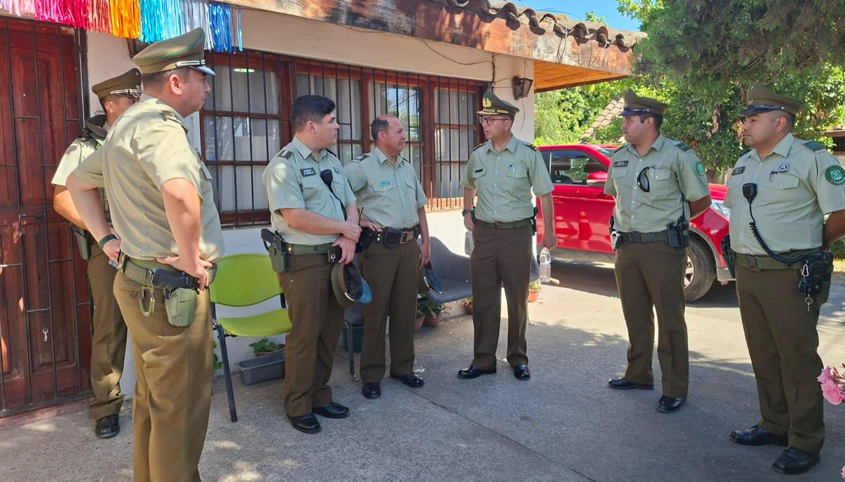 #Graneros: El Jefe Zona O'Higgins, General Guillermo Bohle, se encuentra en el Santuario La Compañía, fiscalizando los servicios preventivos desplegados por @Carab_ohiggins Prefectura #Cachapoal, para que la fiesta religiosa de la Inmaculada Concepción se desarrolle con