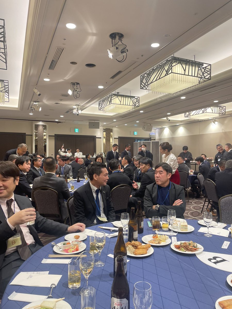 CVTENCHO's tweet photo. 関東ゼット会総会第3部終了！
関係各社お疲れ様でございました。
右肩上がりのゼットさんにあやかれるよう弊社も全身全霊頑張って参ります‼️
色々と情報交換できて良かった👍 https://t.co/T8MC475FDw