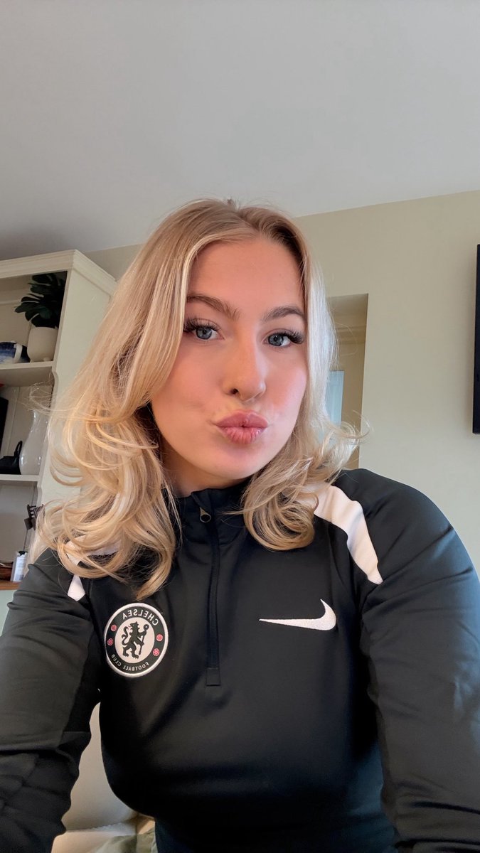 RealAstridWett tweet media