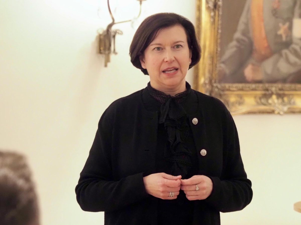 DIF_Finland's tweet photo. DIFin jäsenet kokoontuvat tänään joululounaalle, jossa puhujana on @HietalaKaisa. Hän puhuu siitä, kuinka hallitus voi edistää yhtiön kestävää arvonluontia pitkällä aikavälillä. #DIFtilaisuus https://t.co/eXQn2pD0wN