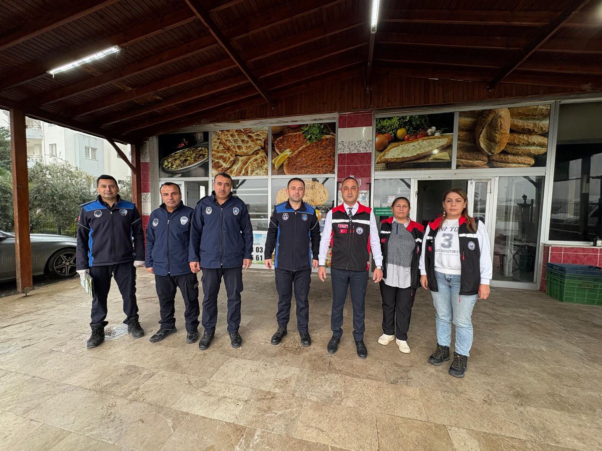 Yumurtalık Belediyesi Zabıta Müdürlüğümüz ve İlçe Tarım ve Orman Müdürlüğü ekiplerimiz tarafından ilçemizde faaliyet gösteren ekmek üretim yerlerinde denetimler gerçekleştirildi.

Denetimler kapsamında;

🔹 Ekmek gramajları kontrol edildi,
🔹 Temizlik ve hijyen kurallarına