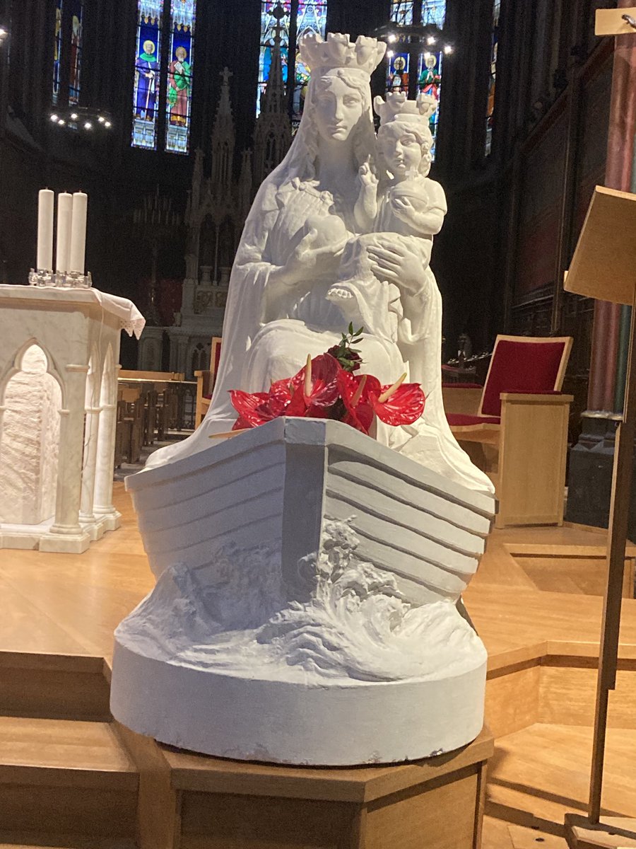 Joie de célébrer l’#ImmaculéeConception à la basilique Notre-Dame de ⁦#Boulogne ⁦<a href="/92notredame/">Paroisse Notre-Dame de Boulogne</a>⁩ ⁦<a href="/Ville_BoulogneB/">Ville de Boulogne-Billancourt</a>⁩ ⁦<a href="/92catholique/">Diocèse de Nanterre</a>⁩ ⁦<a href="/lourdes_france/">Sanctuaire Notre-Dame de Lourdes</a>⁩