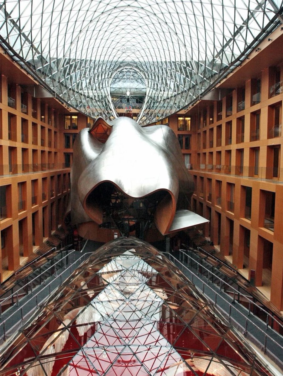 #FrankOGehry
Hanno Rauterberg: »... eigentlich war er ein sonniger Mensch aufgeräumt und anlasslos heiter.«
« in <a href="/DIEZEIT/">DIE ZEIT</a>
»Er hat die Architektur befreit« Nachruf Frank O. Gehry
Link: zeit.de/kultur/2025-12…