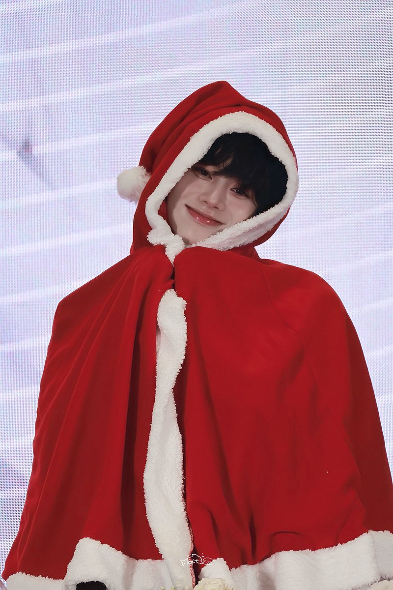 Txtbb_whb's tweet image. 251206 深圳场

完全可爱＞＜

#한빈 #HANBIN 
#템페스트 #TEMPEST