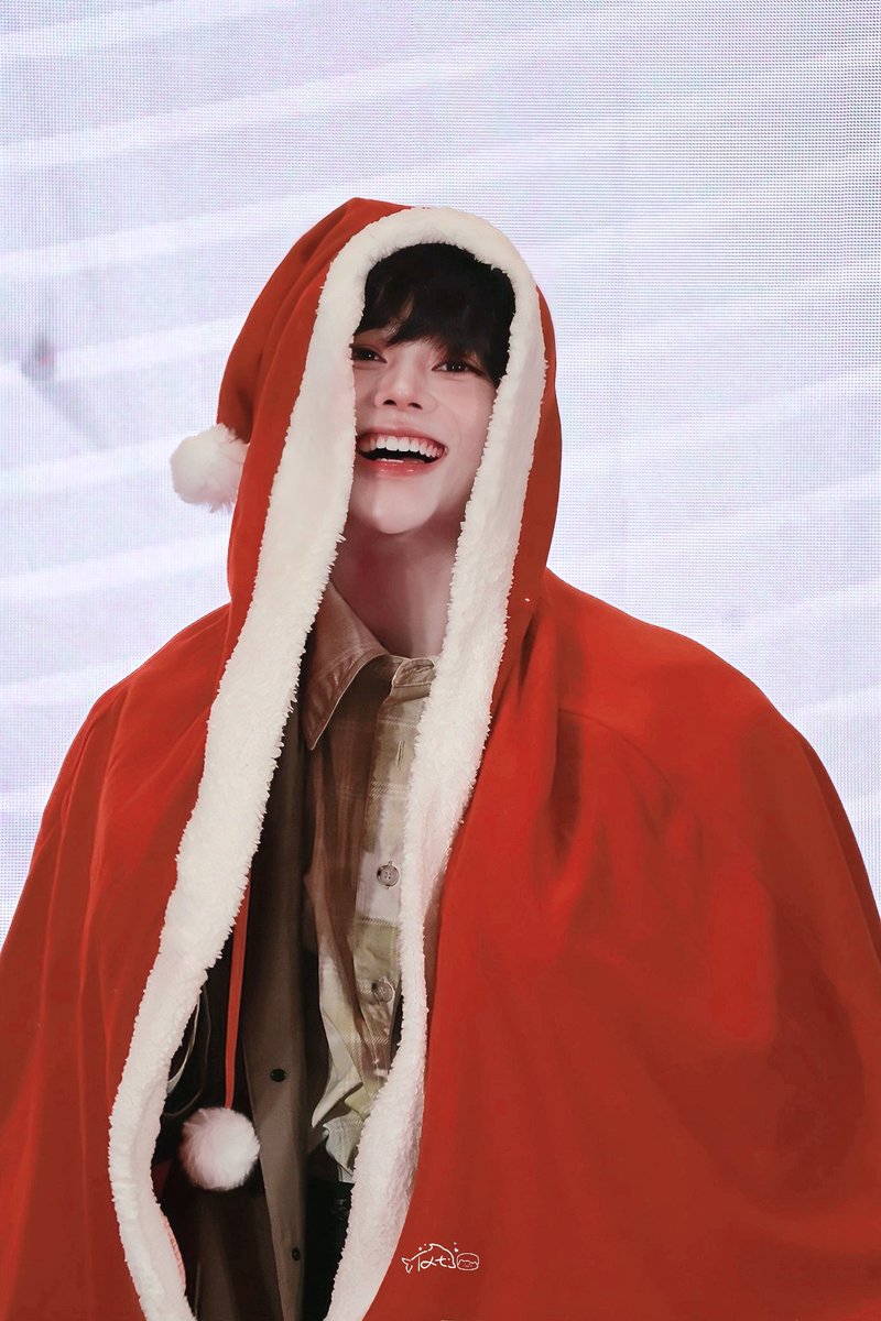 Txtbb_whb's tweet image. 251206 深圳场

完全可爱＞＜

#한빈 #HANBIN 
#템페스트 #TEMPEST