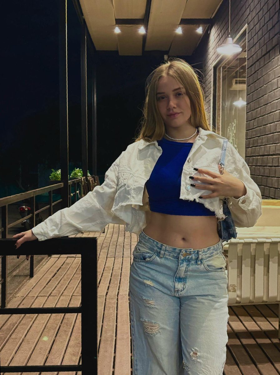 PEacec19u's tweet image. group chat got spicy and now I’m hiding in the meme folder