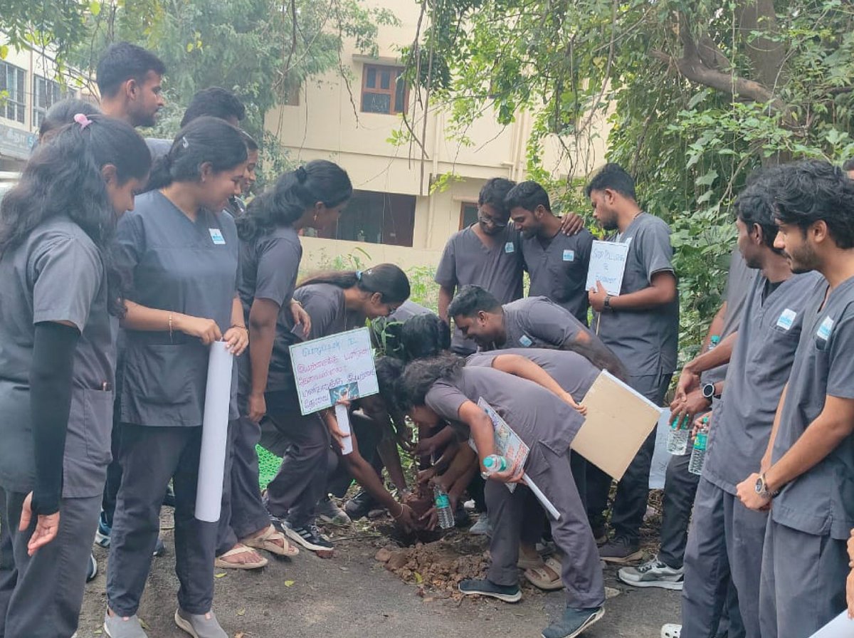 SMmcri's tweet image. Today, we conducted an Awareness Program at the Urban Centre,  Maduravoyal. The event included a human chain, a 2 km awareness rally from the centre and a tree-planting program.
Inaugurated by Councillor Mrs. Ramani Madhavan &amp;amp; Dr. Sowmiya, HOD, Community Medicine.