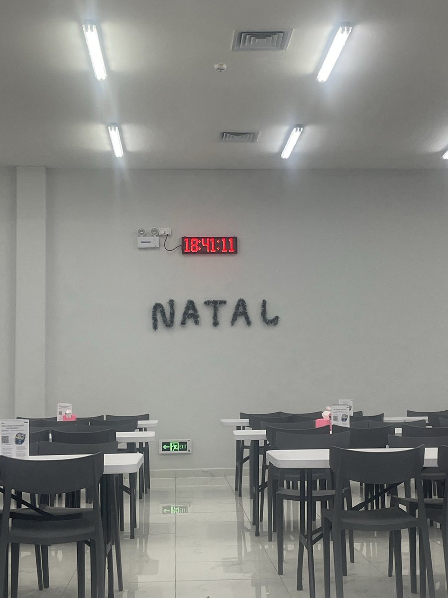 StrayBeer's tweet image. Sebuah dekor Natal yang sangat kerasa Natalnya.