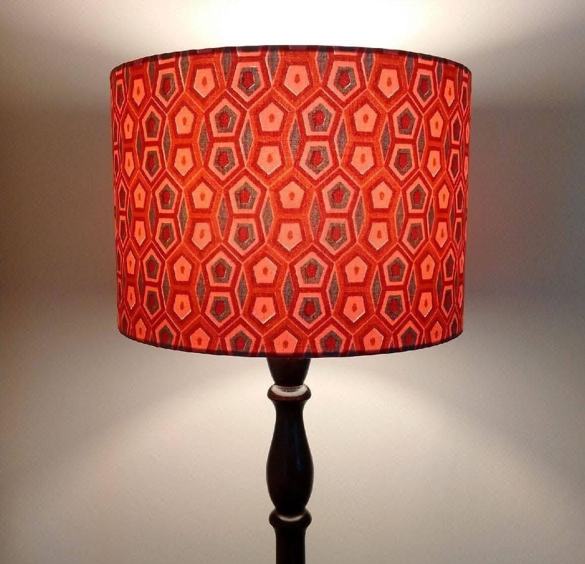 Last 1 left in this hexagon geometric red berry lampshade pattern 🎄🎁
detolaandgeek.etsy.com/listing/211655… 

#redgeometric #berryred #geometriclampshade #geometriclampshade #tablelampshade #detolaandgeek #geometricdecor #retrolampshade #EtsyFinds #etsygifts #redandpink #etsyhandmade #etsyuk