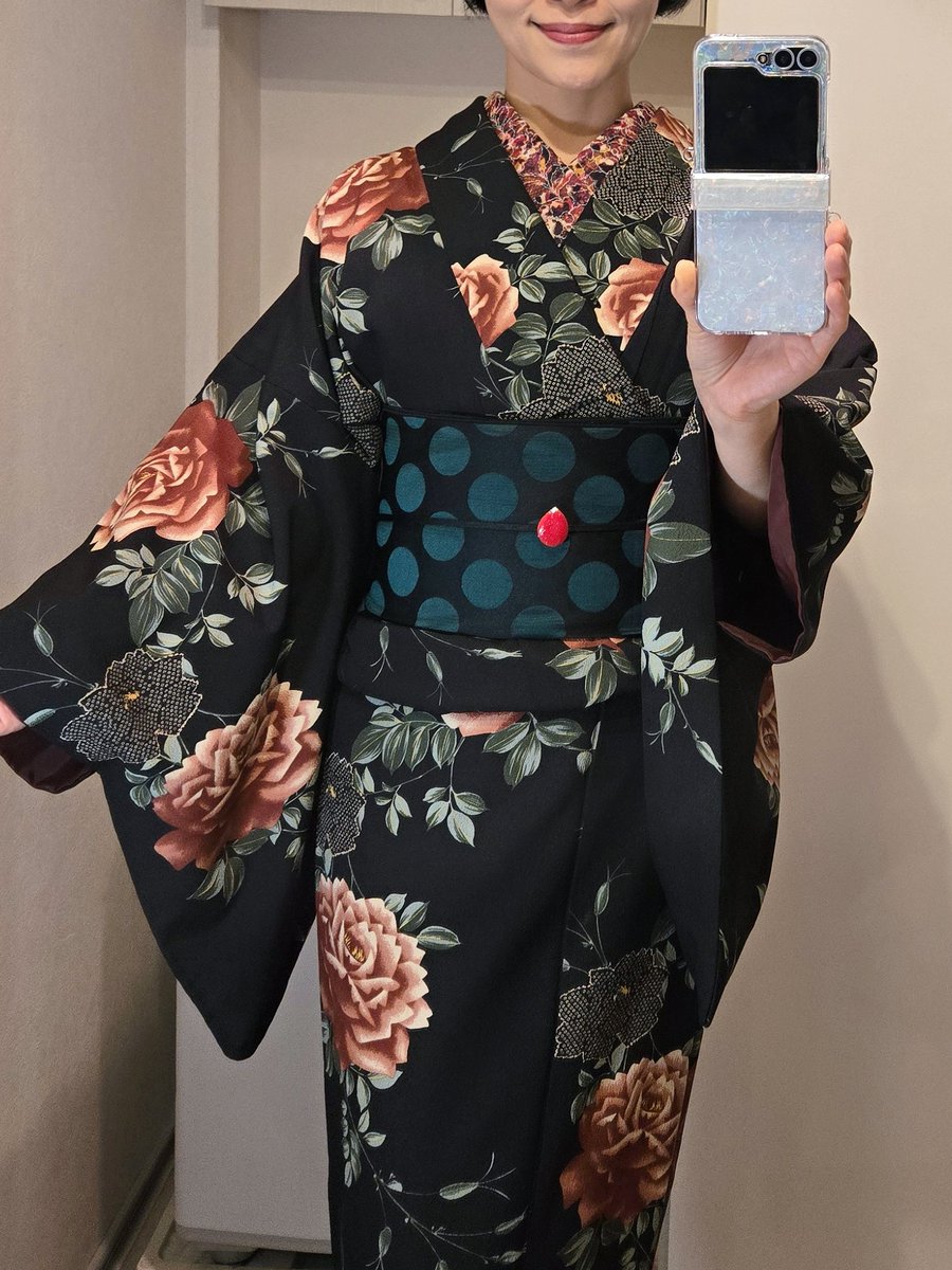 notokoto's tweet photo. 昨日のコーデ

きもの　#豆千代モダン
帯&amp;半衿　#Tsubakian
帯留　#kimito

Winter Elegance Kimono Style
12/3(水)ー12/9(火)
阪急うめだ本店11階きもの売り場　開催中
いよいよ明日が最終日！ https://t.co/sHR8tRSQRB