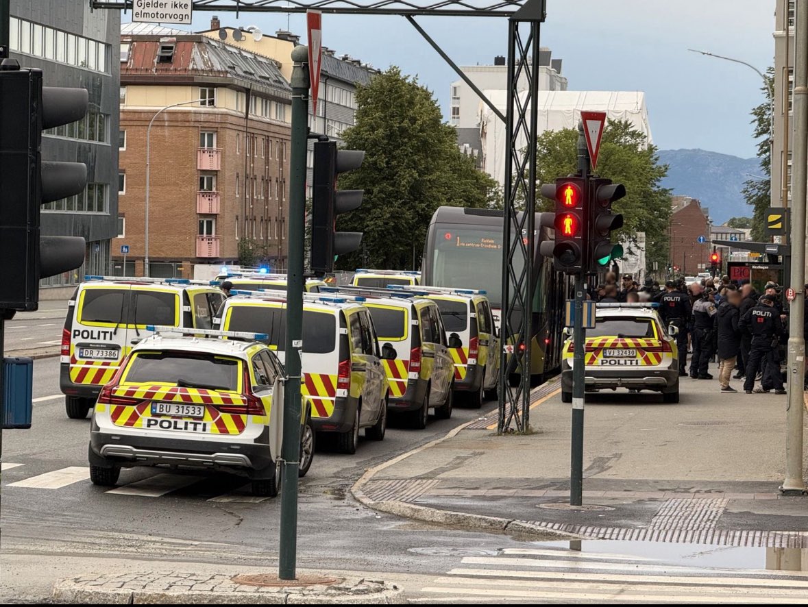 Skyting på Storo Storsenter