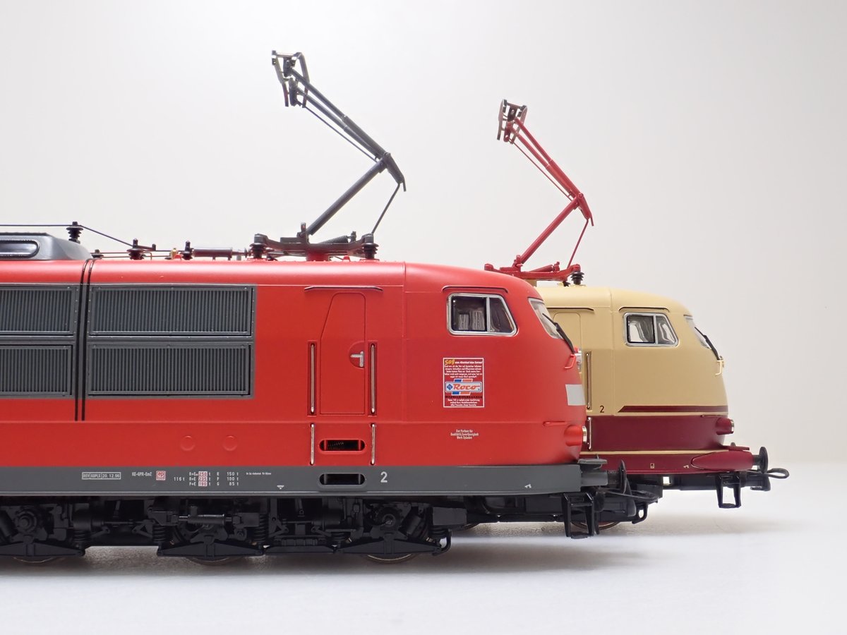 ころなど様 Grey Ninja ZX Torsion Sneakers