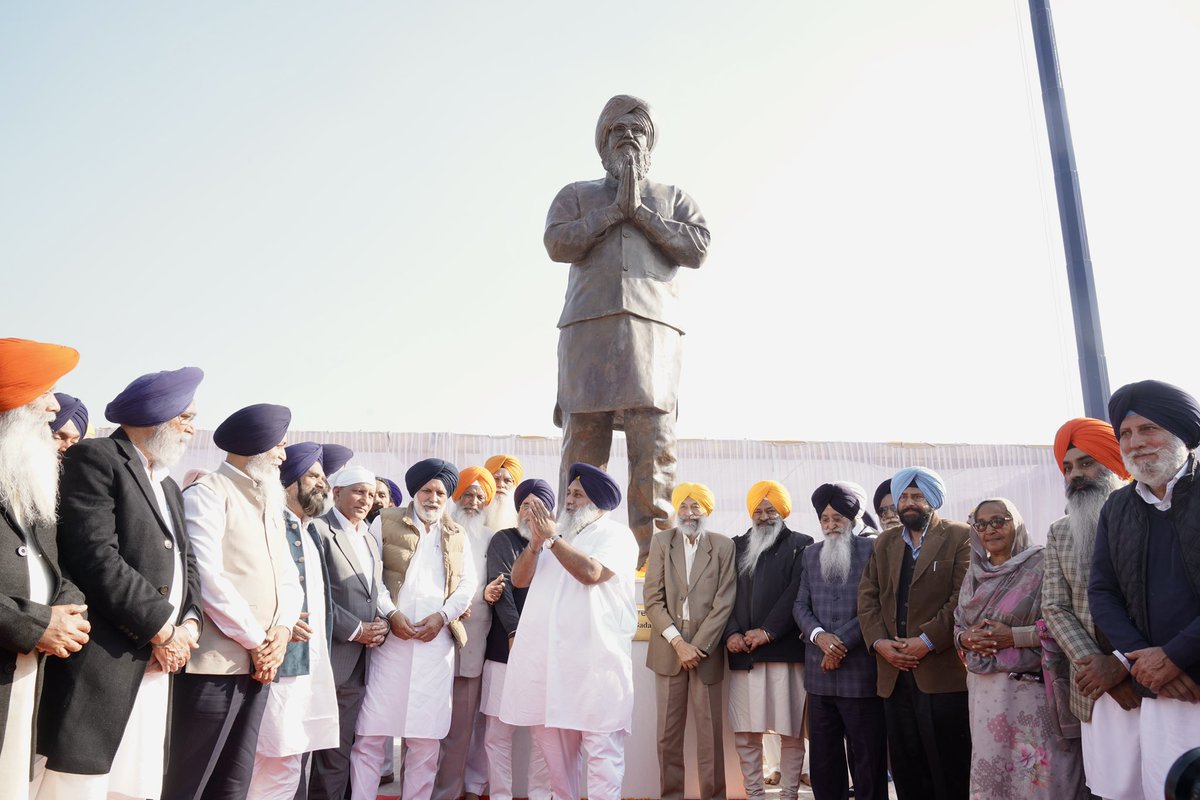 officeofssbadal's tweet photo. As we collectively unveiled the statue of five-time Chief Minister Sardar Parkash Singh Ji Badal and a 70-foot-tall Akali flag amidst thunderous slogans of “Sardar Parkash Singh Badal Amar Rahe” raised by his followers and Shiromani Akali Dal workers, I was spellbound by the deep chord Badal Sahab had struck in every heart.
A true people’s man, who carried the spirit of Punjabiyat in his heart and gave paramount importance to peace and communal harmony, Badal Sahab will forever be remembered for taking everyone along, and for doing the utmost for the Kisan and the poor.
While the installation of Badal Sahab’s statue and the party flag (on his 98th birth anniversary) is a moment of immense pride for the entire Shiromani Akali Dal family, we will build on this legacy by establishing a museum dedicated to his life and achievements at the same site in Badal village.