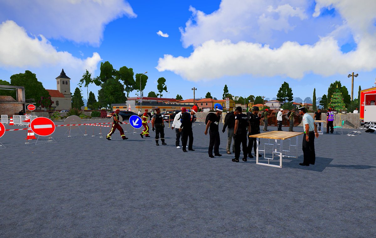 SDIS_A4L's tweet photo. [Informations]    

Lors de la #SainteBarbe, les Sapeurs-Pompiers ont organisé une tombola au Centre Union, réunissant petits et grands !  
Au programme : distribution des célèbres calendriers &amp; baptême d’hélicoptère !

Merci au 2CL NOLANO pour les images. https://t.co/Yjf8kD5a7R