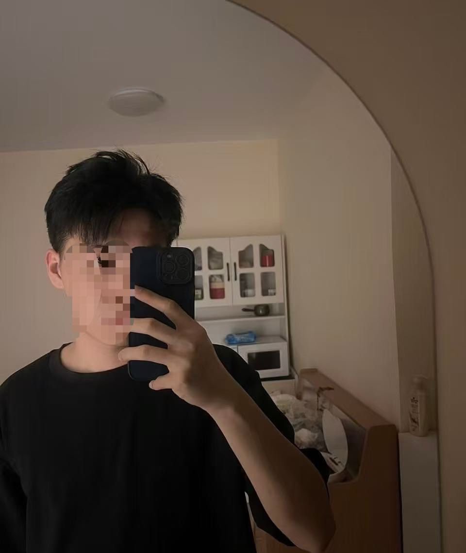 28岁 180以上 浙江湖州男老师 寻找一位长期固定健康女性 体验新鲜事物闪玩 车上 公司 楼道各种新鲜事物 平时互不打扰提前规划 只交一人~