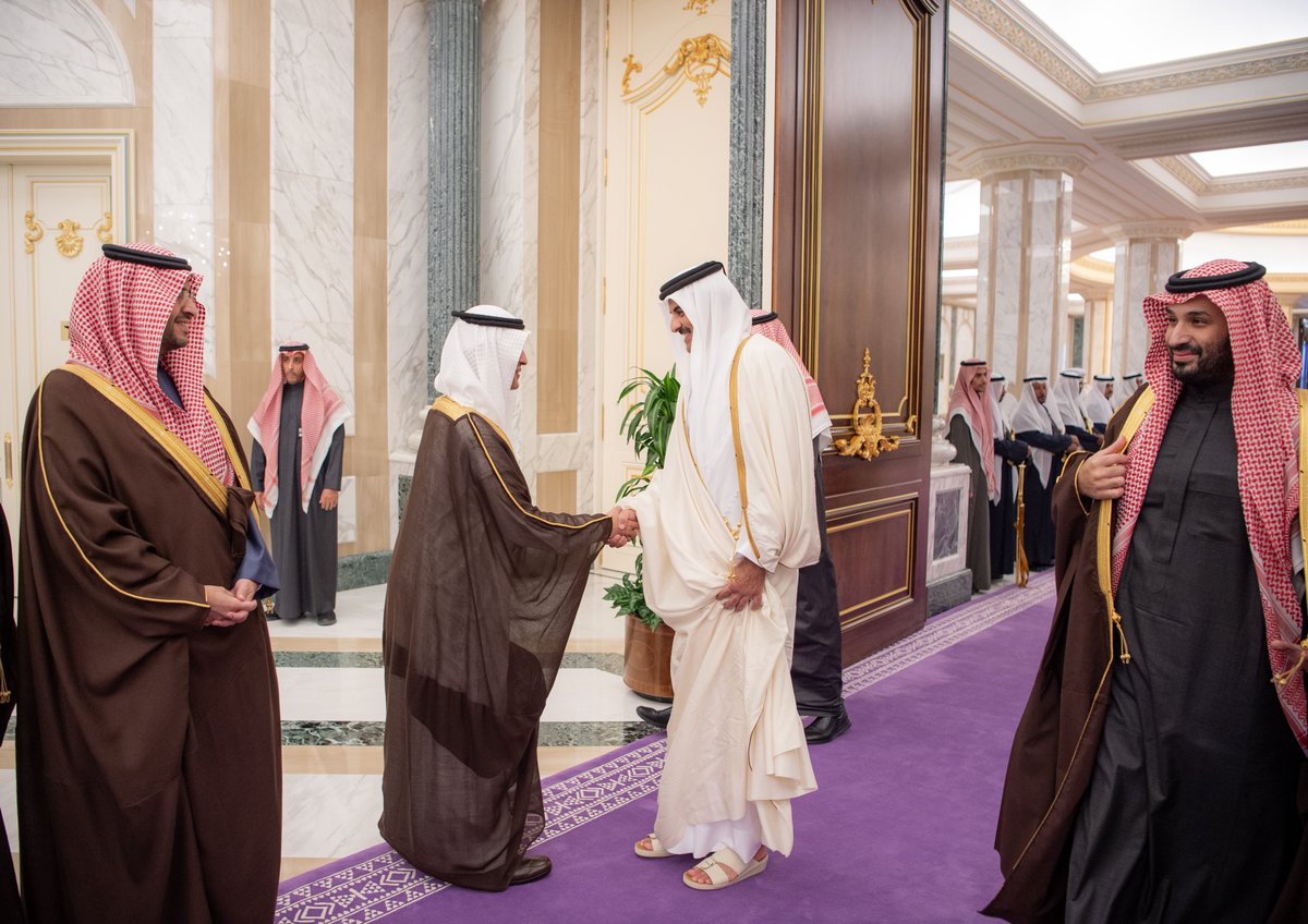 Bandaralgaloud's tweet image. سمو سيدي #ولي_العهد وسمو أمير دولة قطر يعقدان جلسة مباحثات في قصر اليمامة بالرياض.
#أمير_قطر_في_الرياض