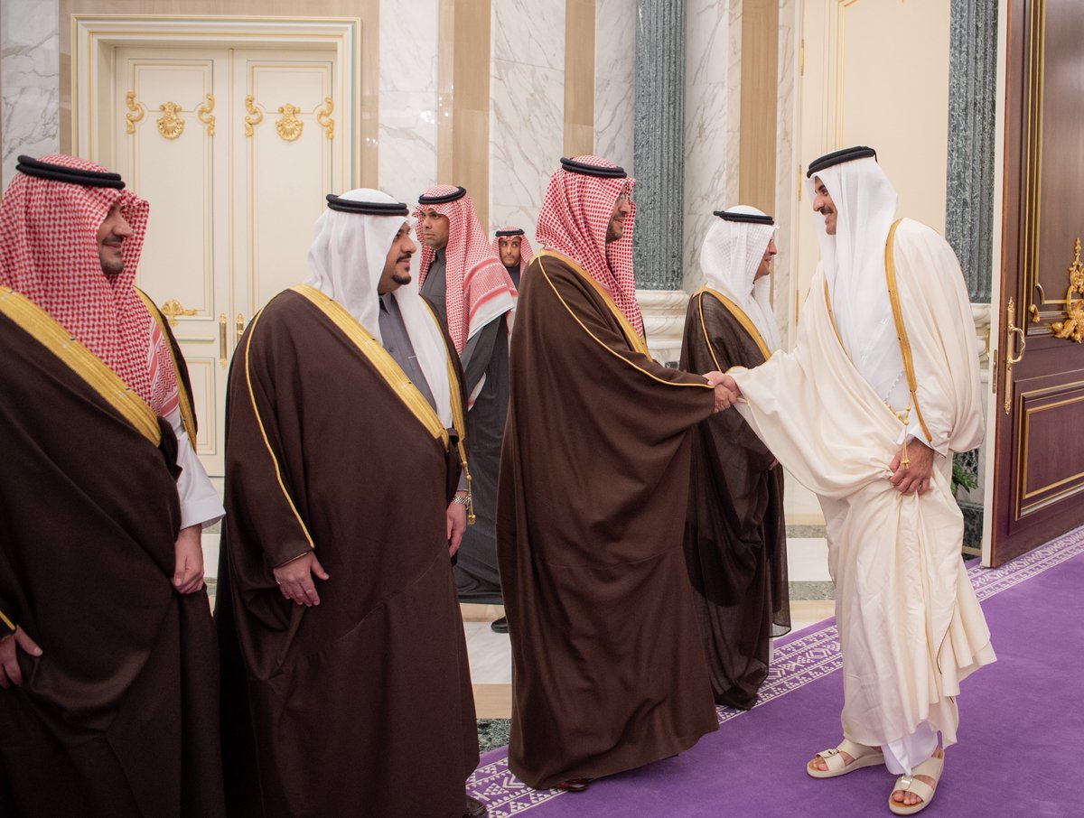 Bandaralgaloud's tweet image. سمو سيدي #ولي_العهد وسمو أمير دولة قطر يعقدان جلسة مباحثات في قصر اليمامة بالرياض.
#أمير_قطر_في_الرياض