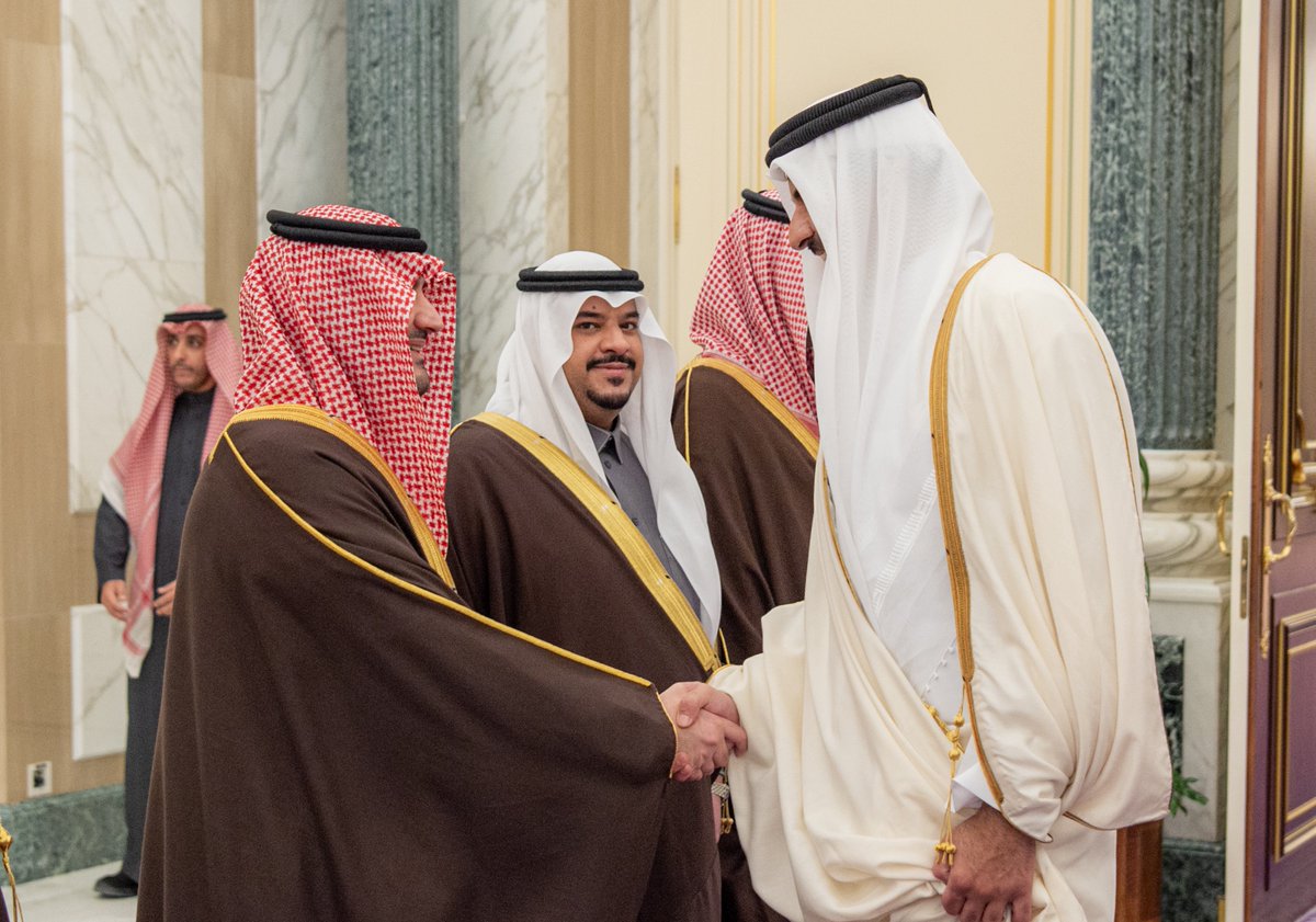 Bandaralgaloud's tweet image. سمو سيدي #ولي_العهد وسمو أمير دولة قطر يعقدان جلسة مباحثات في قصر اليمامة بالرياض.
#أمير_قطر_في_الرياض