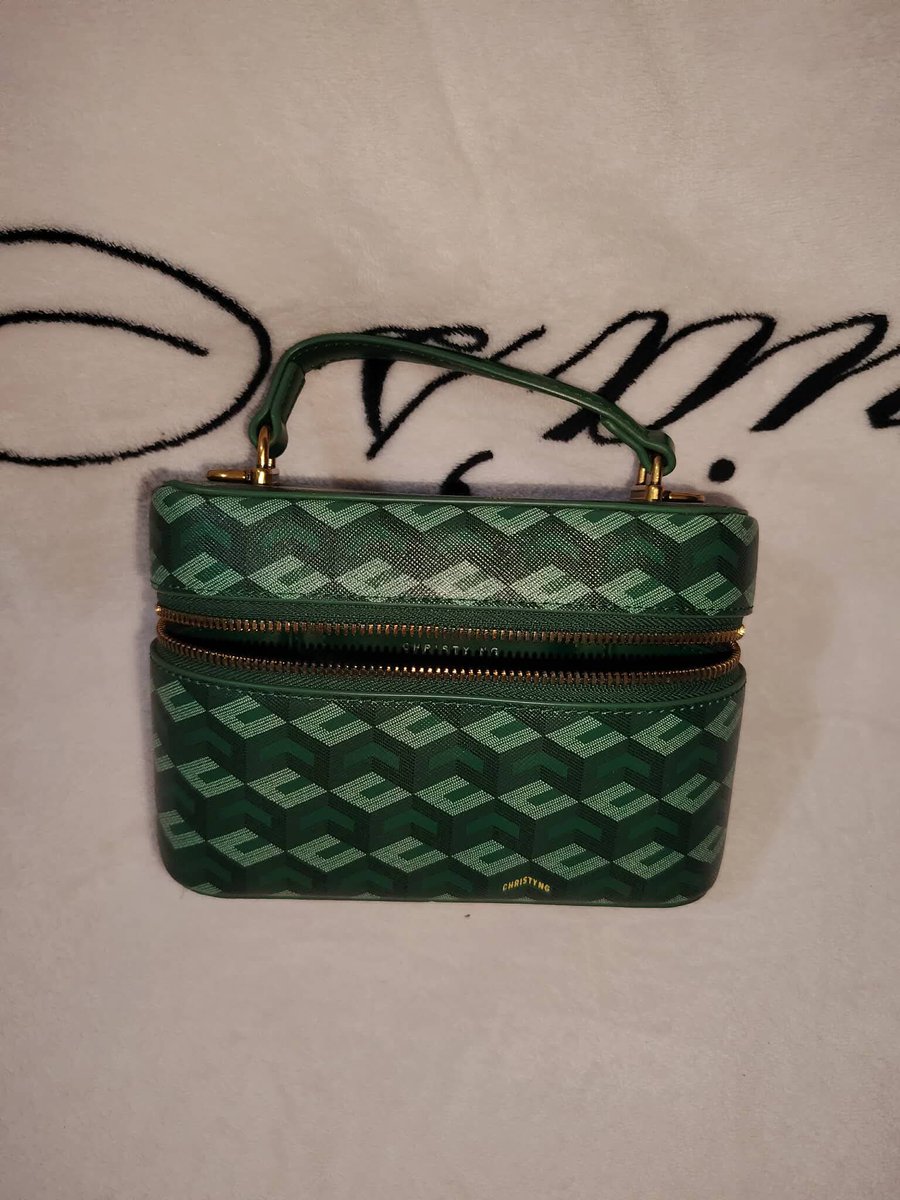 wonumiigumogu's tweet photo. not kpop related but...

wts lfb branded secondhand bags

rfs: helping a friend to move out from a toxic &amp; quite verbally abusive household (i have her permission to post this)

dop: payo
mop: gcash / maya / bank transfer
mod: meetup around pasig / j&amp;t

kindly help rt ! 🥹 https://t.co/02CnpUS1FG