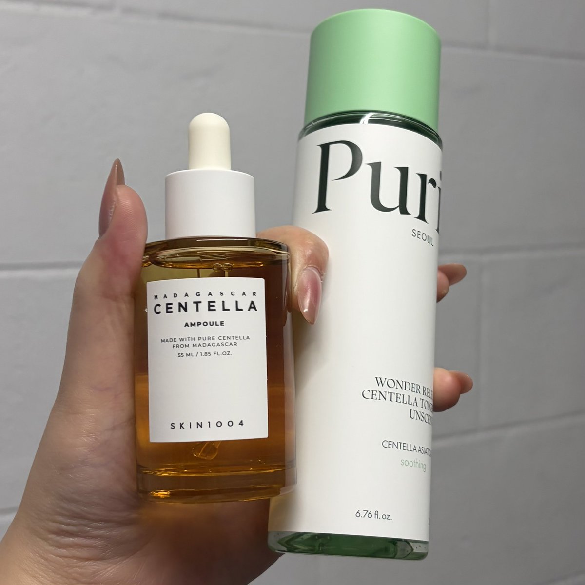 imwntn_'s tweet photo. บอกเลยว่าปกติใช้ #Skin1004 Centella ไว้สำหรับลดการระคายเคืองอยู่แล้ว หมดไปหลายขวดมาก รอบนี้เลยได้ลองกด #Purito Toner มาใช้คู่กันด้วย ลดรอยแดงลดการระคายเคืองได้ดีสุดๆ อย่างล่าสุดไปแคมป์มา สิวเห่อ กลับมาใช้คู่นี้ ไม่ถึงอาทิตย์ ผิวกลับมาดีเหมือนเดิม จดเลอออ https://t.co/ZGEJRTc0kD